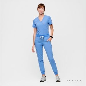 Figs Catarina top and Zamora joggers